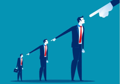 IL COMPORTAMENTO DI CHI VUOLE DARE LA COLPA AGLI ALTRI